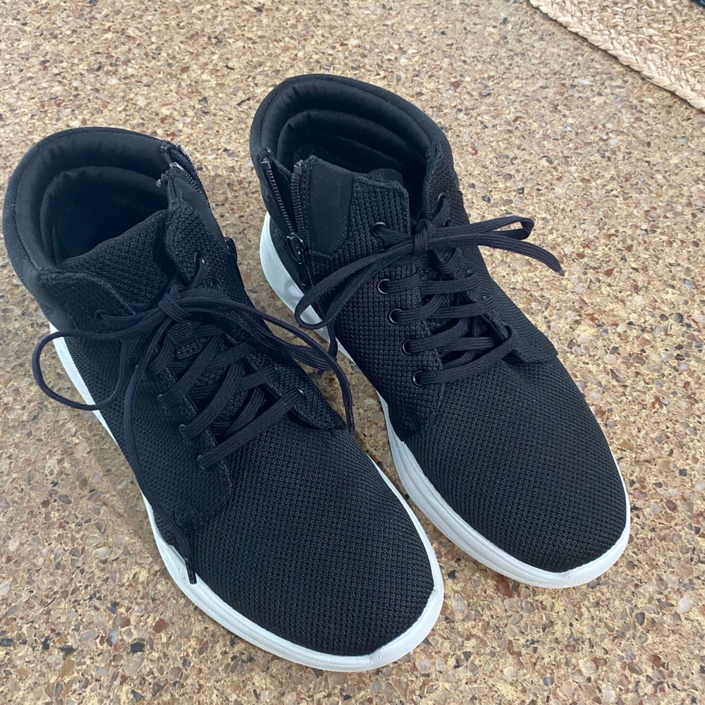 Clarks Black Athletic Shoes with Padded Ankle Collar